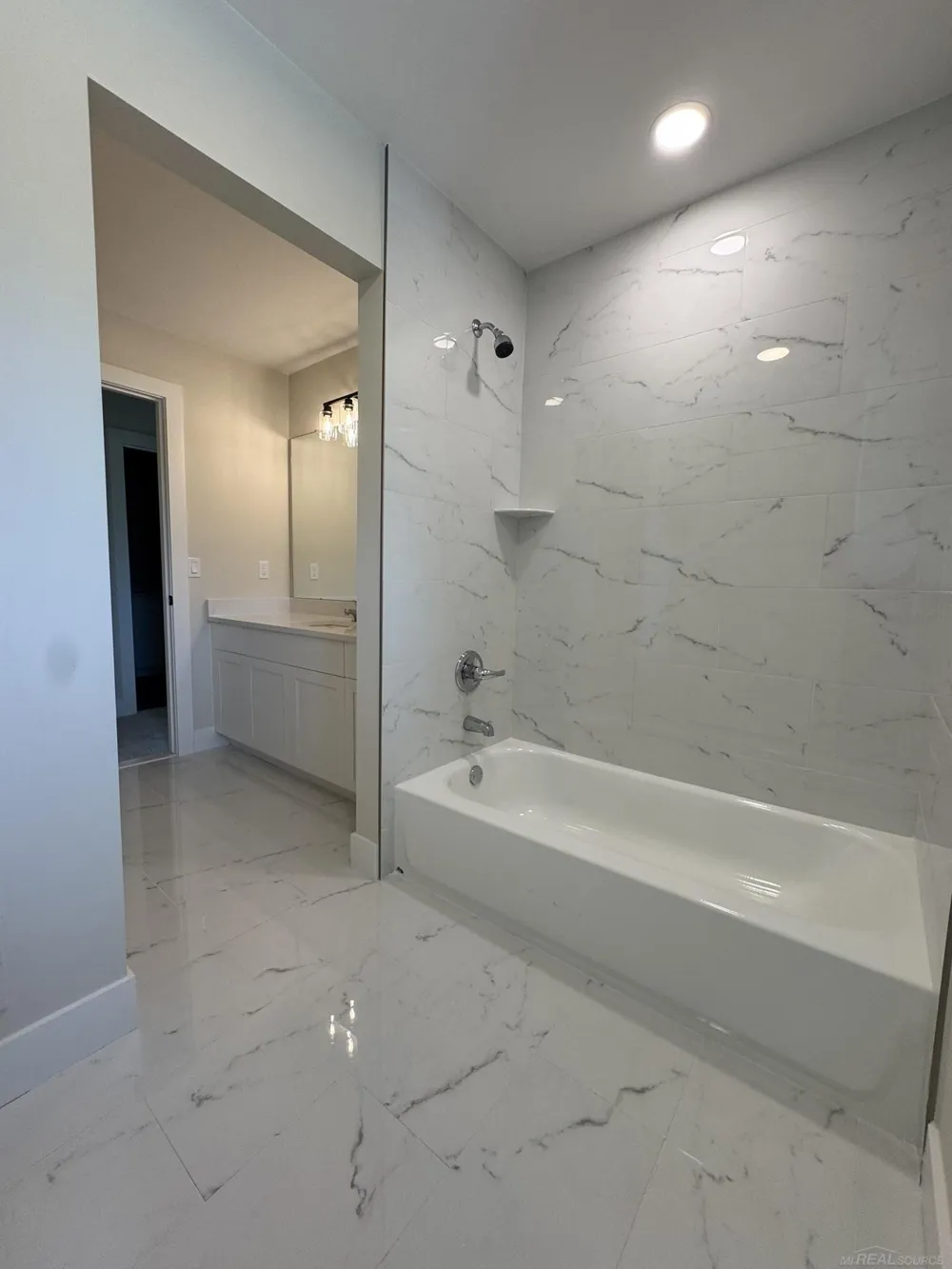 37183 Curwood Drive Sterling Heights City, MI 48310