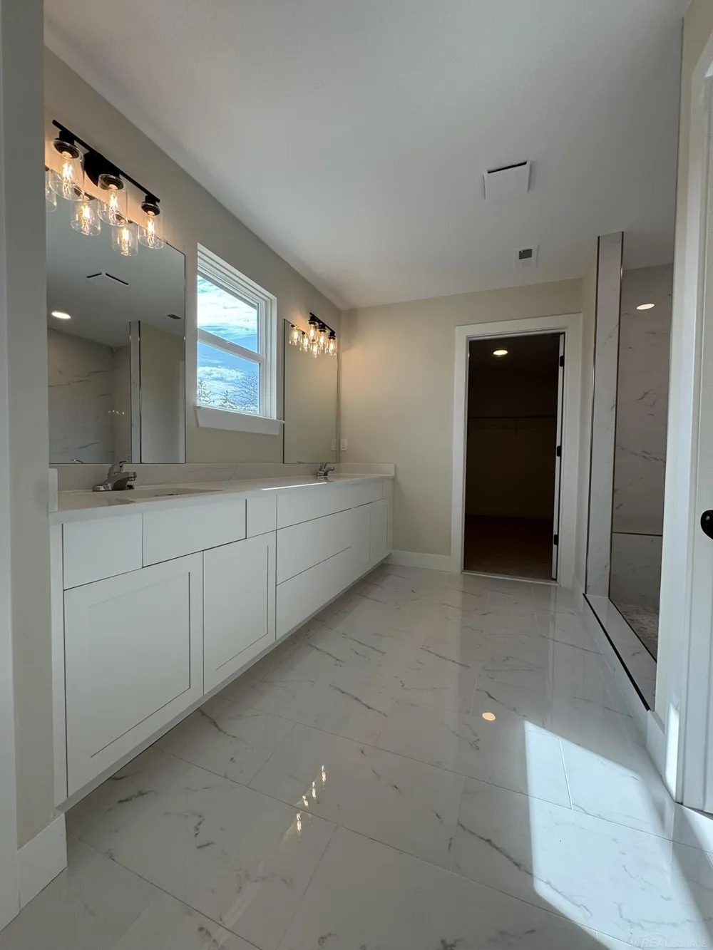 37183 Curwood Drive Sterling Heights City, MI 48310