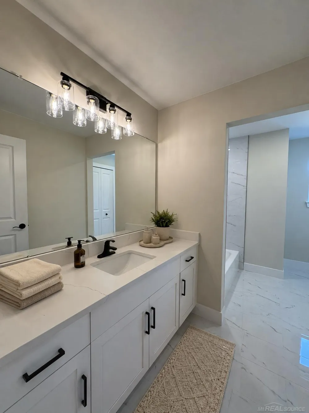 37183 Curwood Drive Sterling Heights City, MI 48310