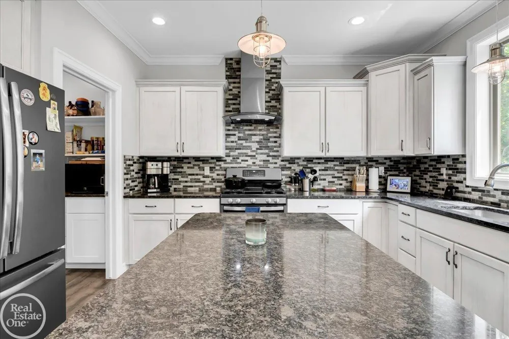 5134 Ivy Lane China Township, MI 48054