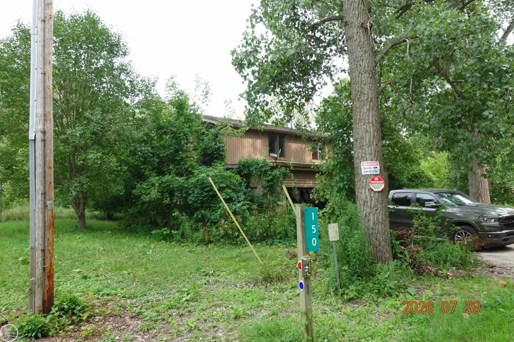 150 FRANCIS LANE Ortonville Village, MI 48462