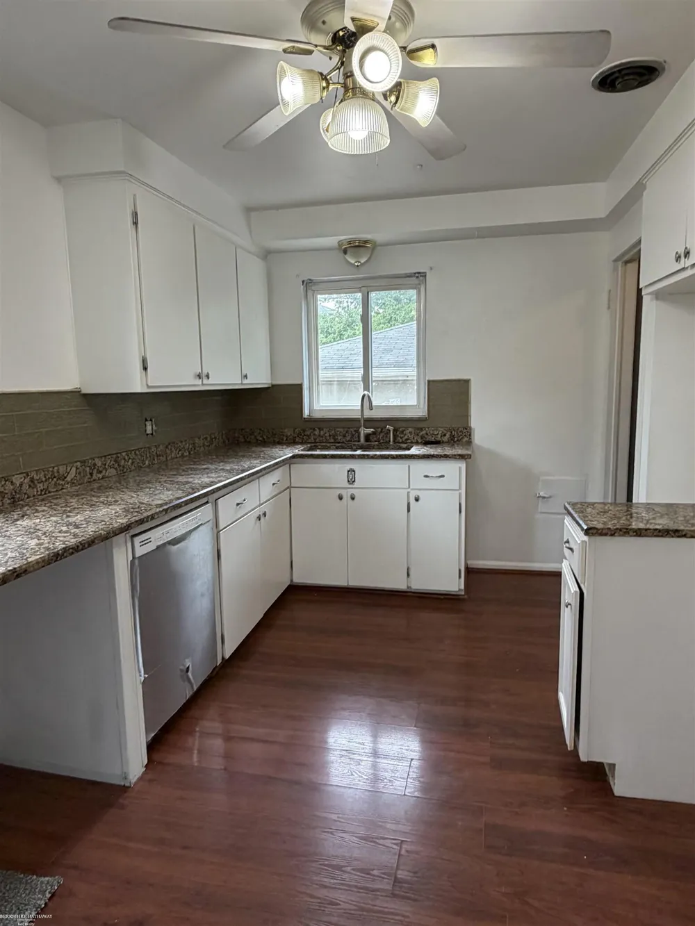 26125 Huntington Drive Roseville City, MI 48066