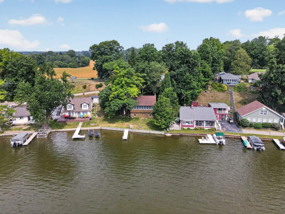 6695 Paradise Park Drive Boston Township, MI 48881
