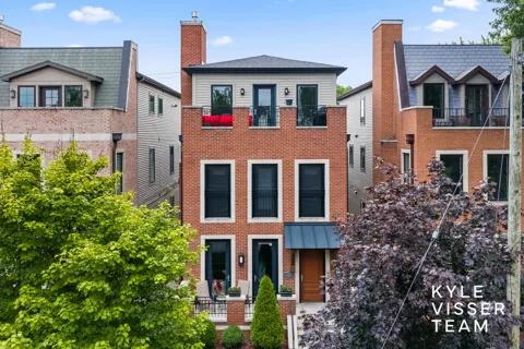 542 Fairview Avenue NE #3