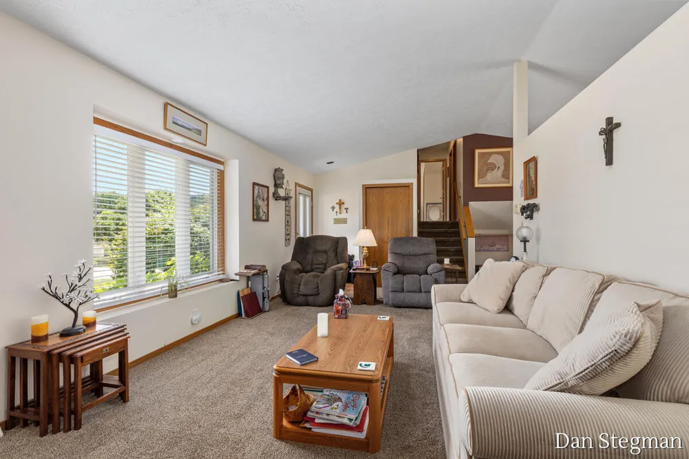 1421 Hollow Ridge Drive NE Rockford City, MI 49341