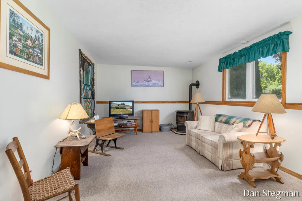 1421 Hollow Ridge Drive NE Rockford City, MI 49341