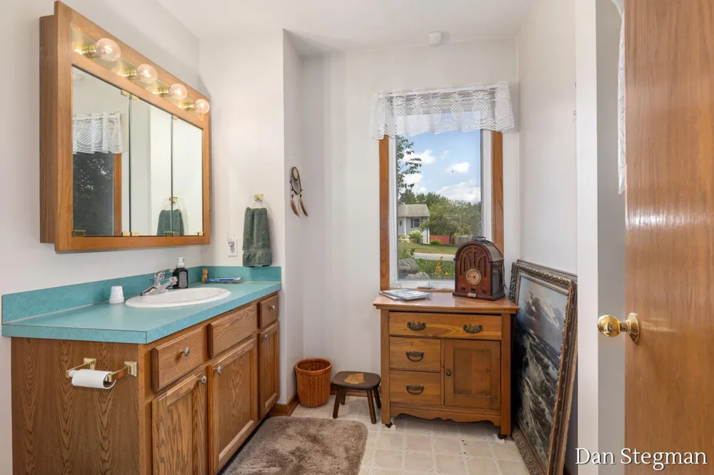 1421 Hollow Ridge Drive NE Rockford City, MI 49341