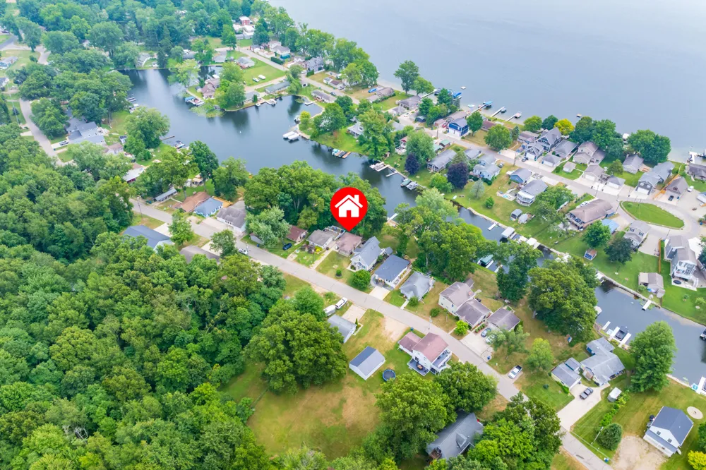 92709 Gravel Lake Drive Porter Township, MI 49065