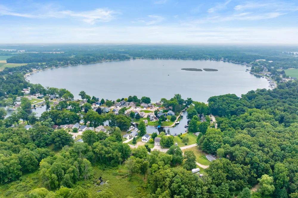 92709 Gravel Lake Drive Porter Township, MI 49065