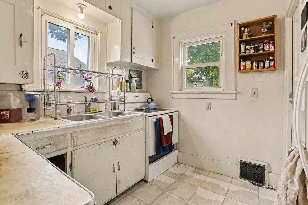 1349 Hickory Street Niles City, MI 49120