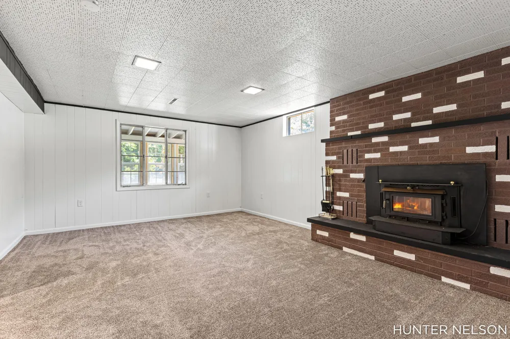 840 Andree Road Laketon Township, MI 49445