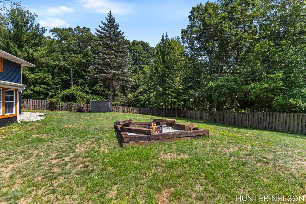 840 Andree Road Laketon Township, MI 49445