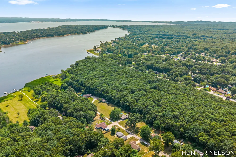 840 Andree Road Laketon Township, MI 49445