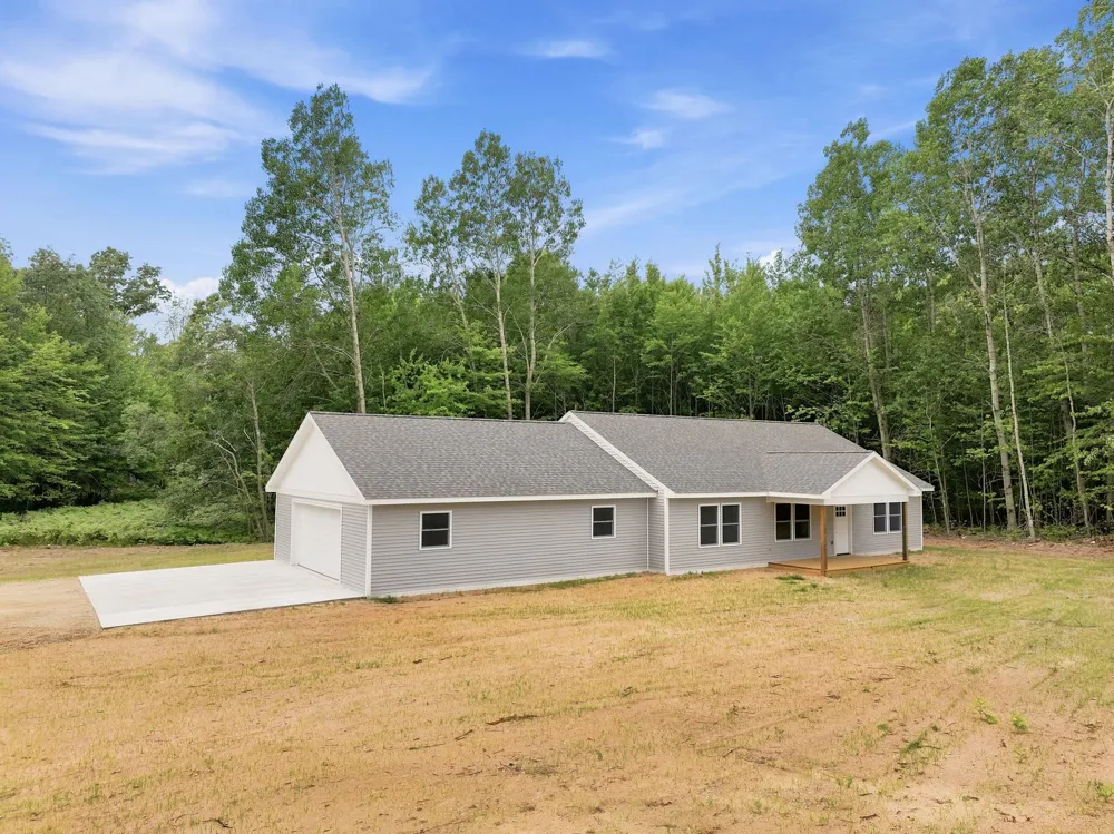 8022 W Blue Road Lake Township, MI 49651