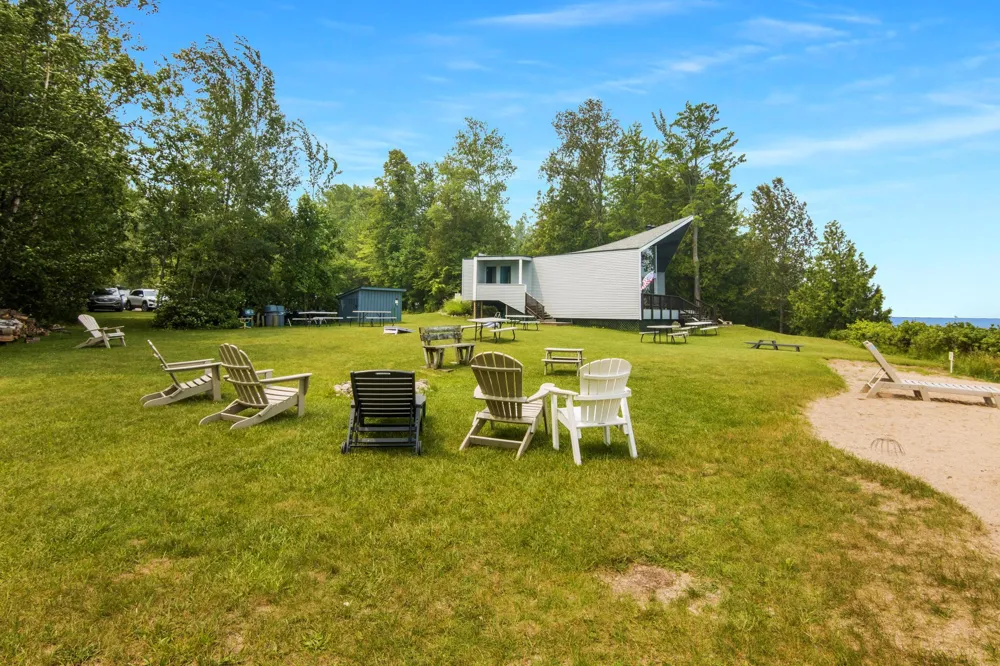 7651 Timberwoods Drive Elmwood Charter Township, MI 49684