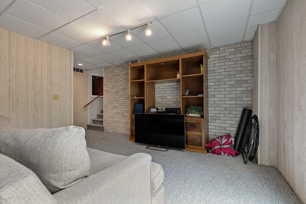 5410 Riverlook Drive NE Plainfield Charter Township, MI 49321