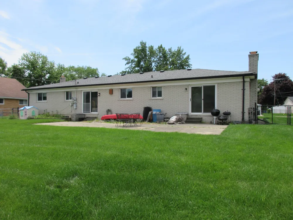 175 Clinton River Drive Mt Clemens City, MI 48043