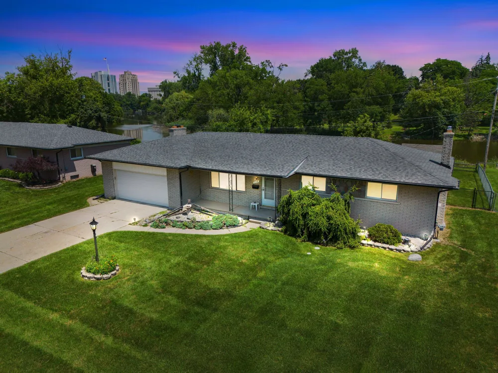 175 Clinton River Drive Mt Clemens City, MI 48043