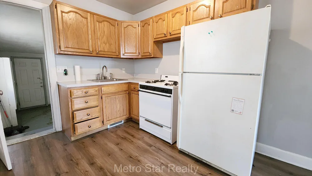 353 W Brockton Avenue Madison Heights City, MI 48071