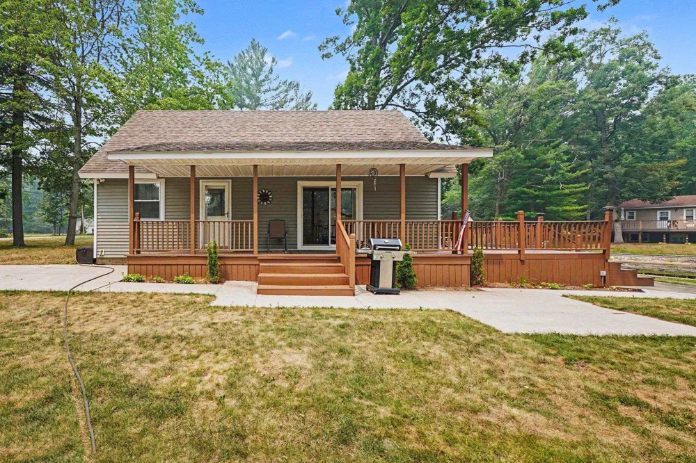 11815 Shore Drive Garfield Township, MI 48632