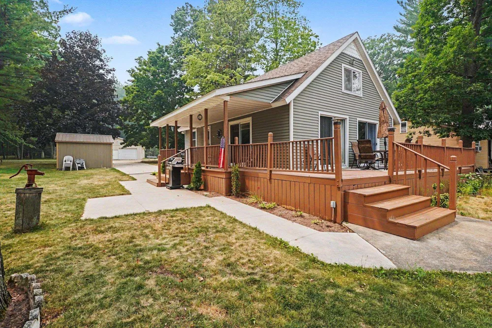 11815 Shore Drive Garfield Township, MI 48632