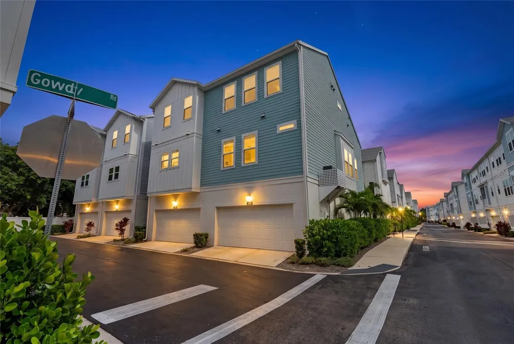 2501 BOONE COURT Sarasota, FL 34237