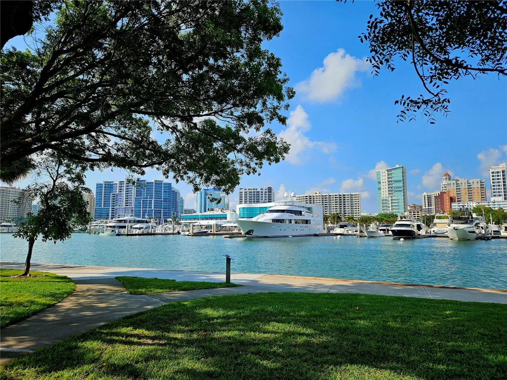 2501 BOONE COURT Sarasota, FL 34237
