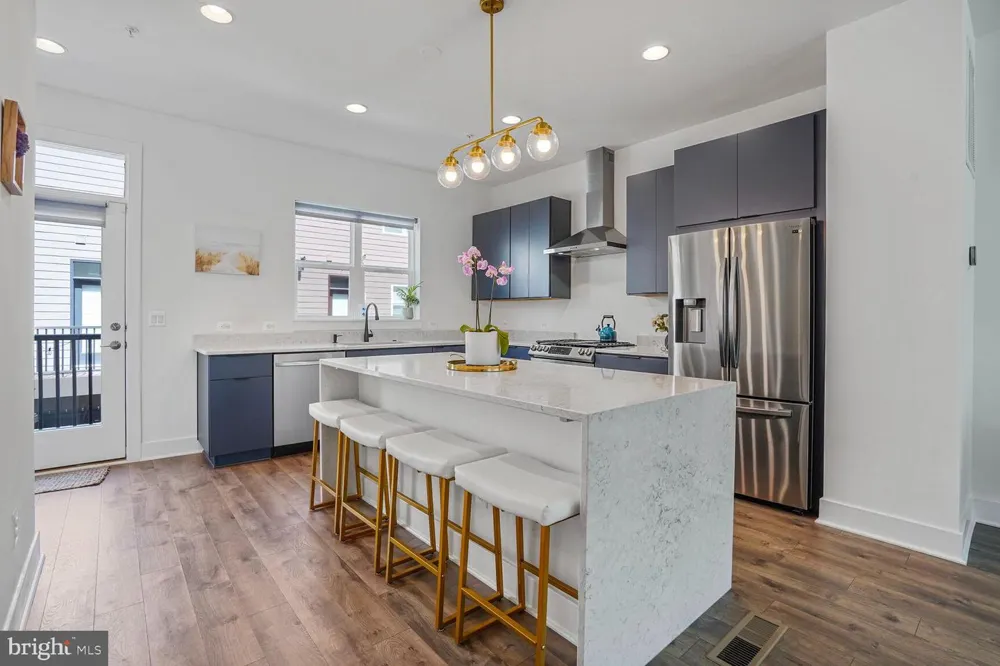 3509 SUTTON HEIGHTS CIRCLE Fairfax, VA 22031