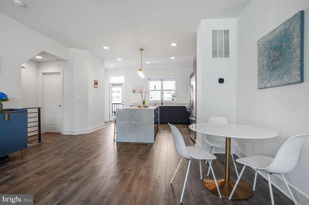 3509 SUTTON HEIGHTS CIRCLE Fairfax, VA 22031