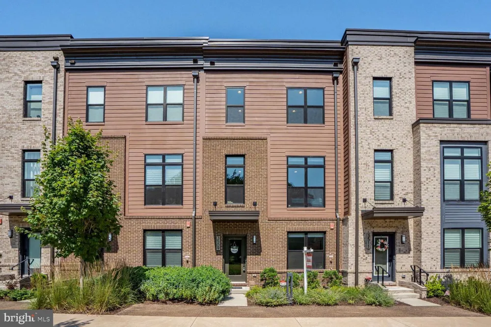3509 SUTTON HEIGHTS CIRCLE Fairfax, VA 22031