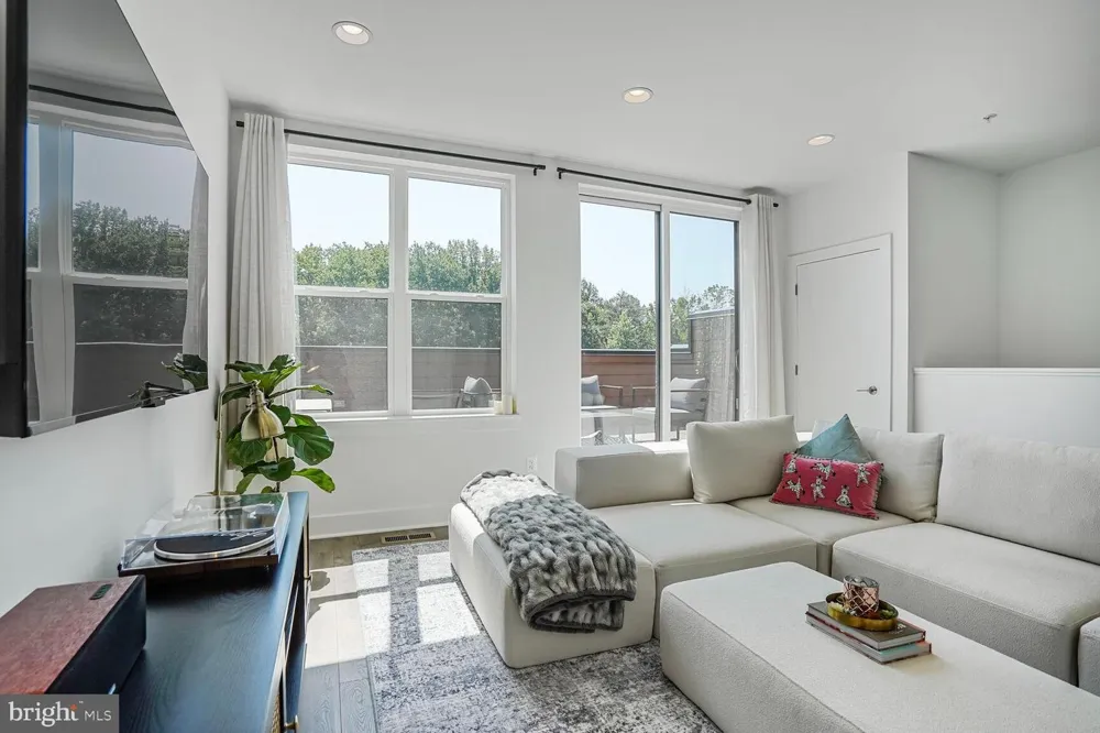 3509 SUTTON HEIGHTS CIRCLE Fairfax, VA 22031
