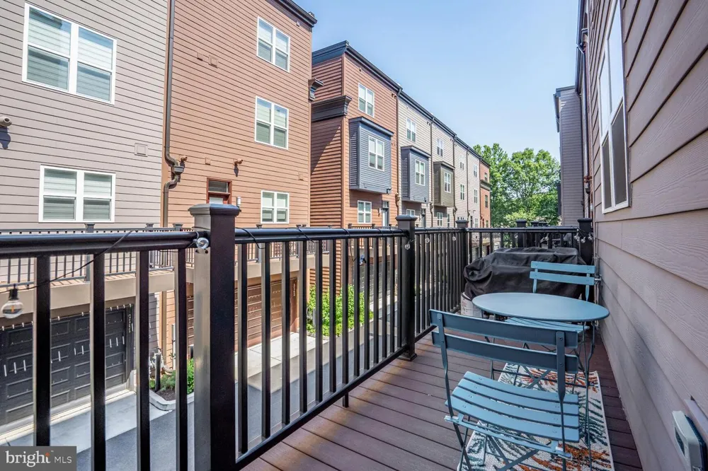 3509 SUTTON HEIGHTS CIRCLE Fairfax, VA 22031
