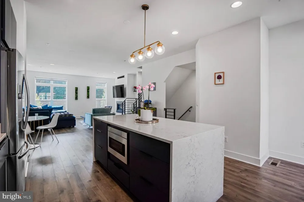 3509 SUTTON HEIGHTS CIRCLE Fairfax, VA 22031