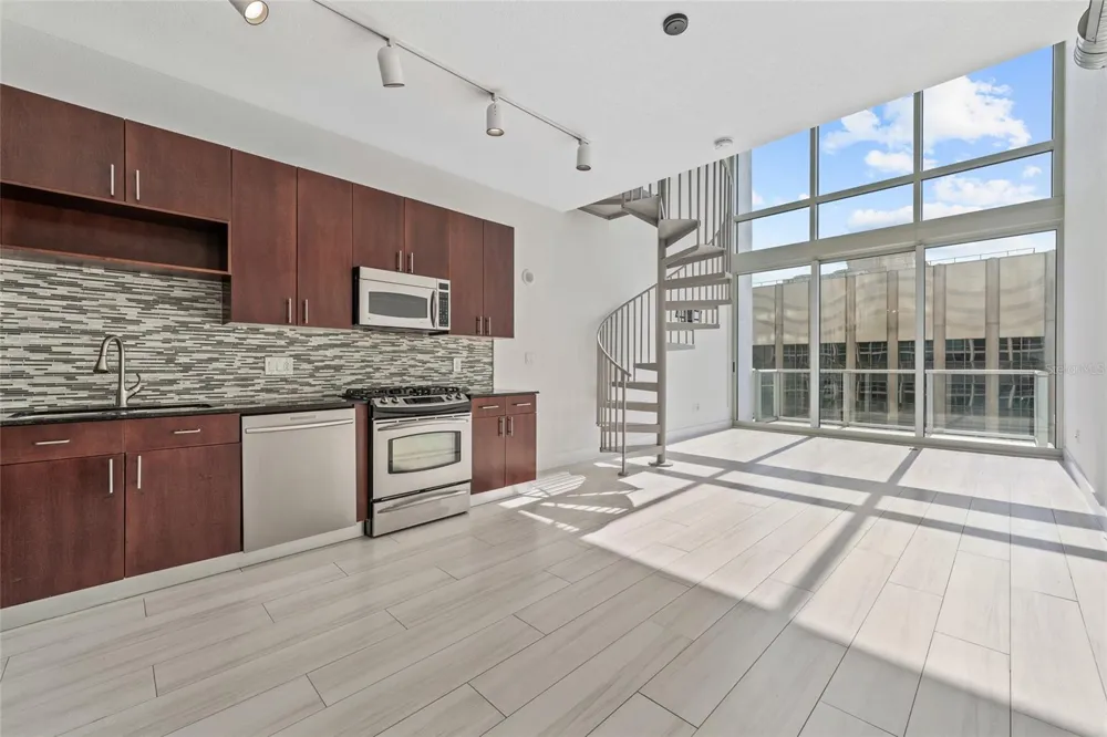 150 E ROBINSON STREET #1415 Orlando, FL 32801