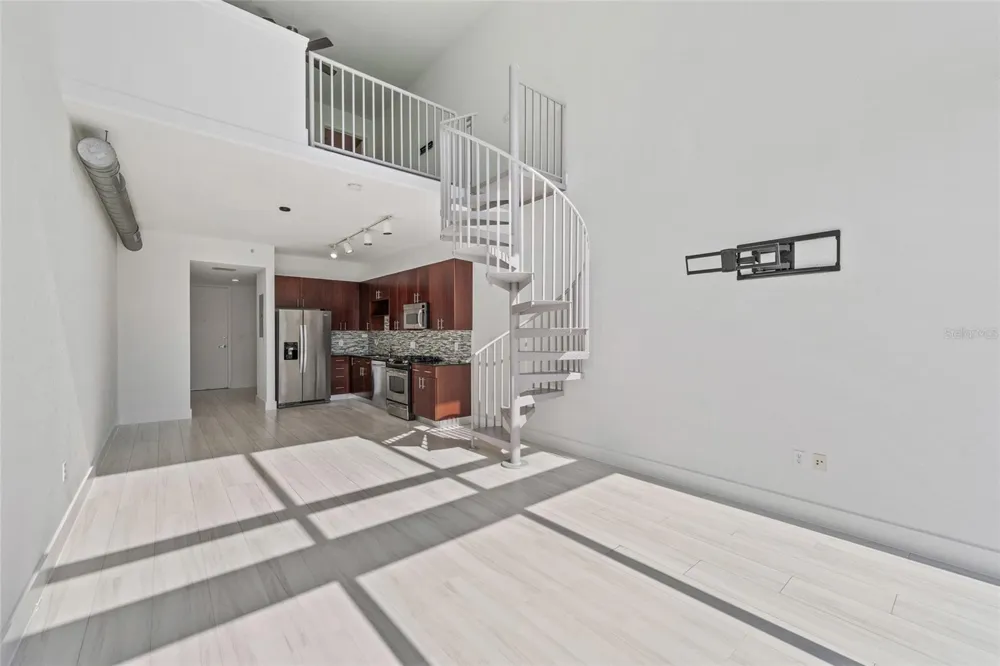 150 E ROBINSON STREET #1415 Orlando, FL 32801
