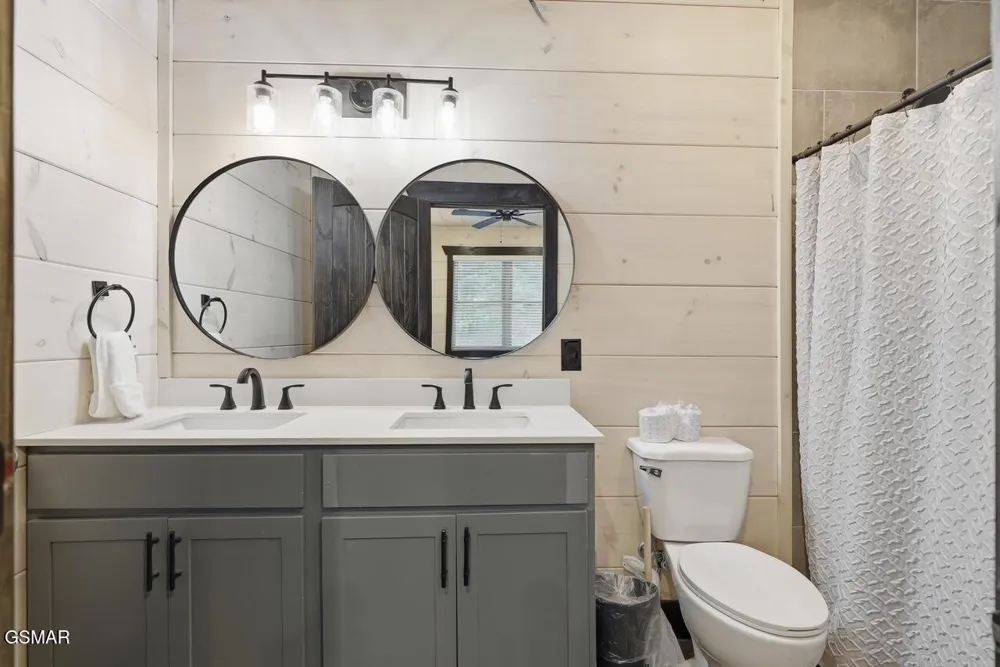 3032 Ridgetop Resort Way Pigeon Forge, TN 37863