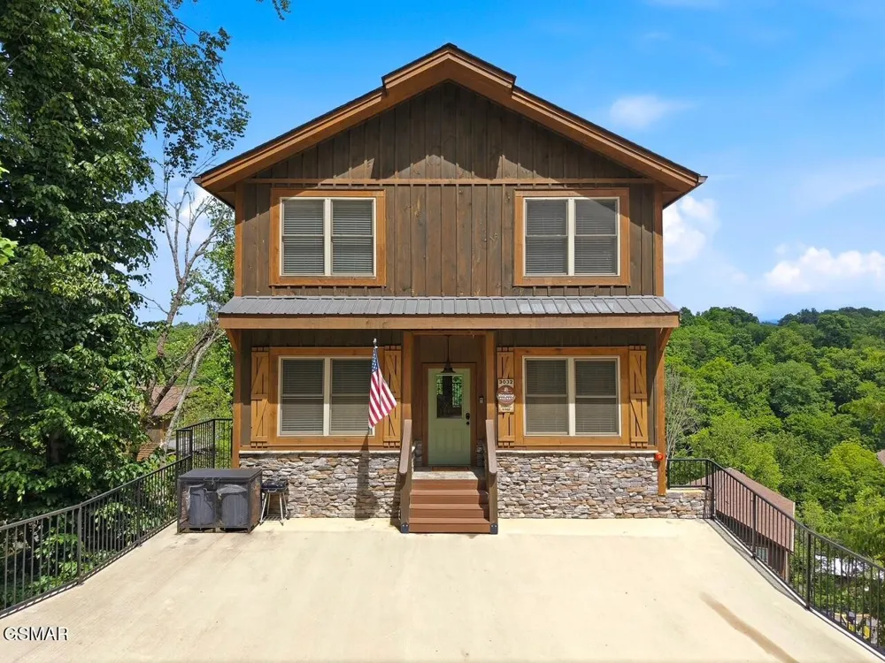 3032 Ridgetop Resort Way Pigeon Forge, TN 37863