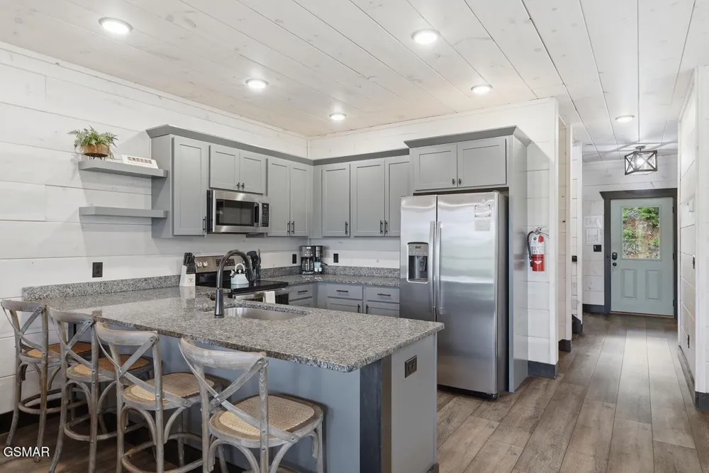 3032 Ridgetop Resort Way Pigeon Forge, TN 37863