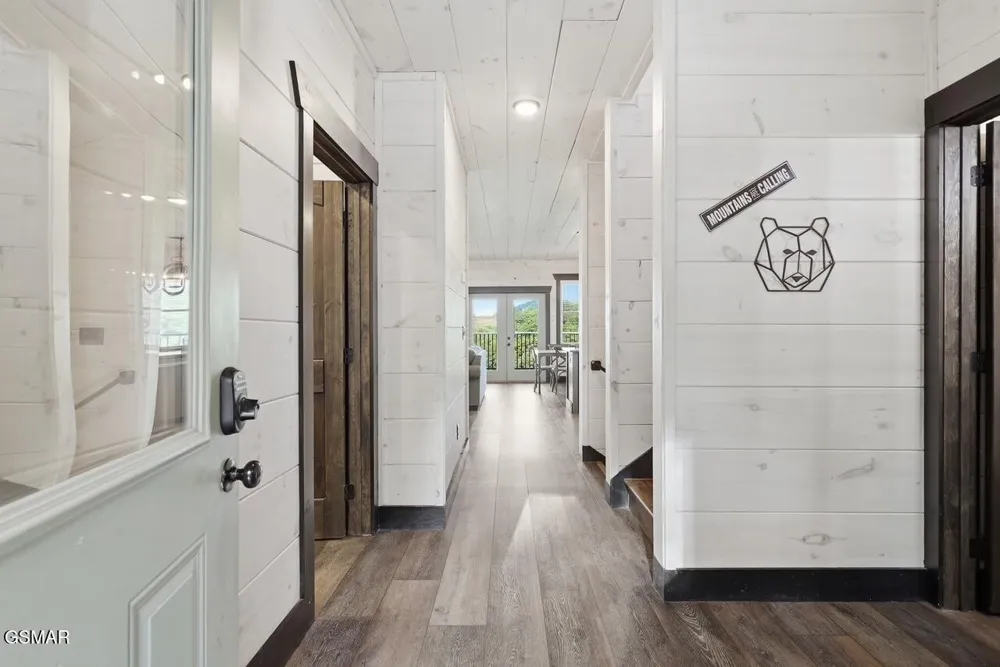 3032 Ridgetop Resort Way Pigeon Forge, TN 37863