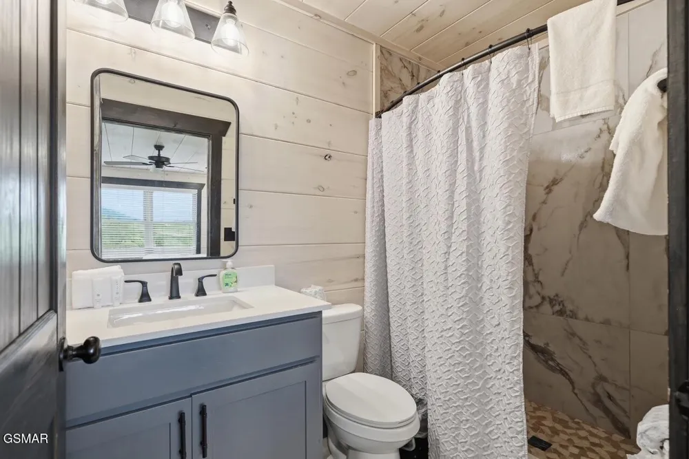 3032 Ridgetop Resort Way Pigeon Forge, TN 37863