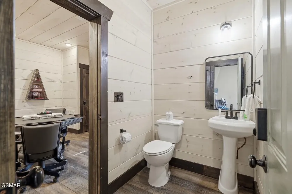 3032 Ridgetop Resort Way Pigeon Forge, TN 37863