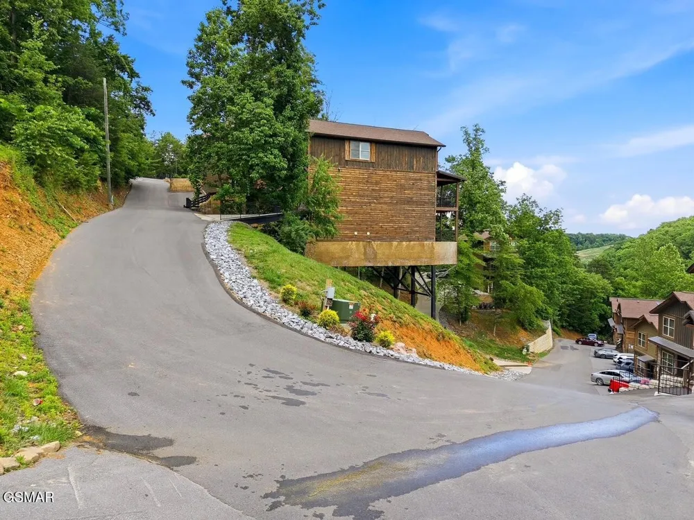 3032 Ridgetop Resort Way Pigeon Forge, TN 37863