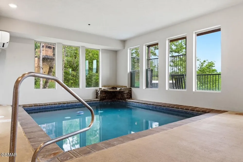 3032 Ridgetop Resort Way Pigeon Forge, TN 37863