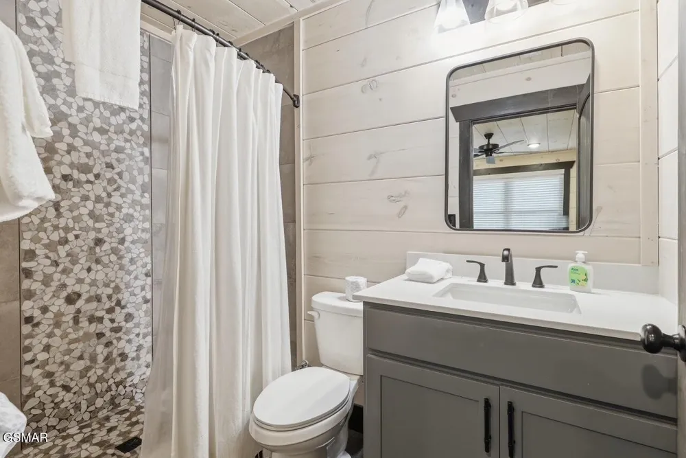 3032 Ridgetop Resort Way Pigeon Forge, TN 37863