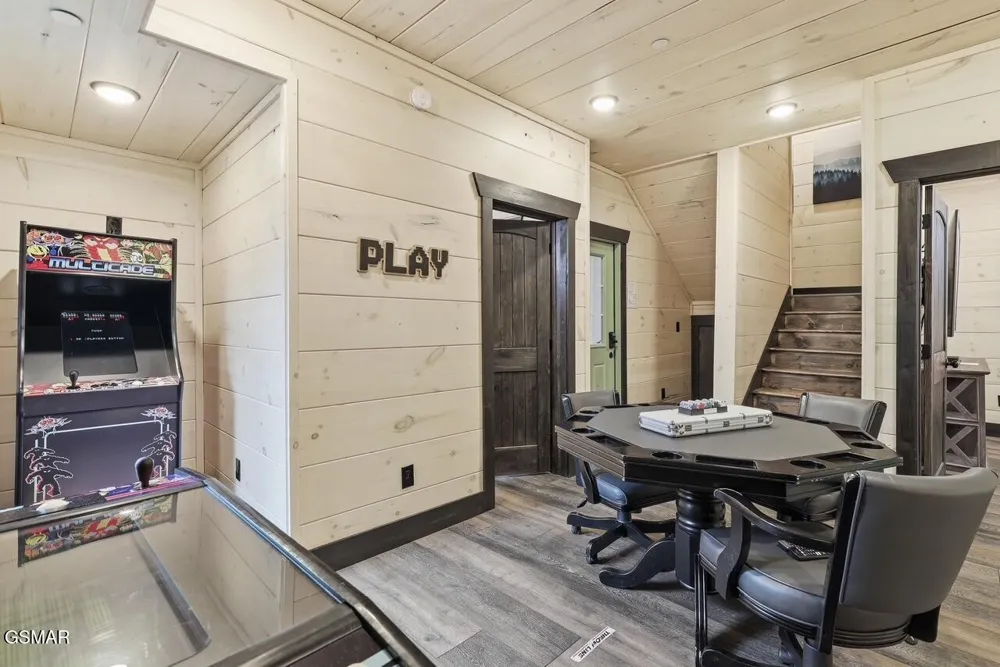 3032 Ridgetop Resort Way Pigeon Forge, TN 37863