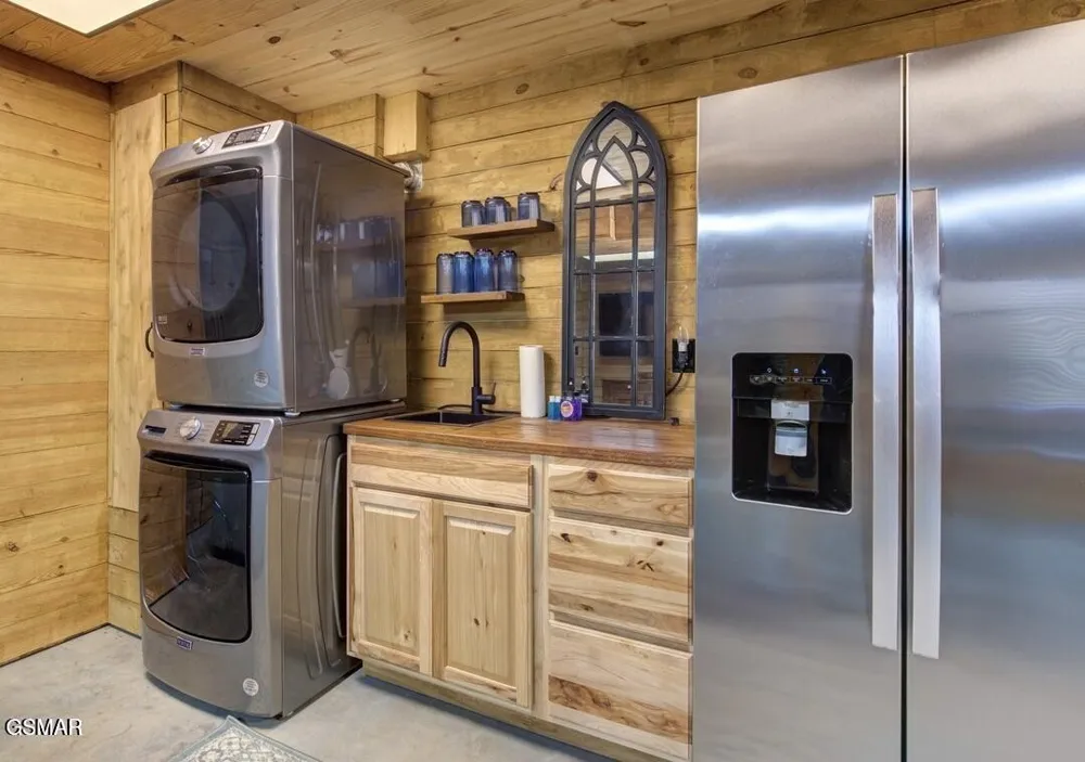 125 Cricket Hollow Way Cosby, TN 37722
