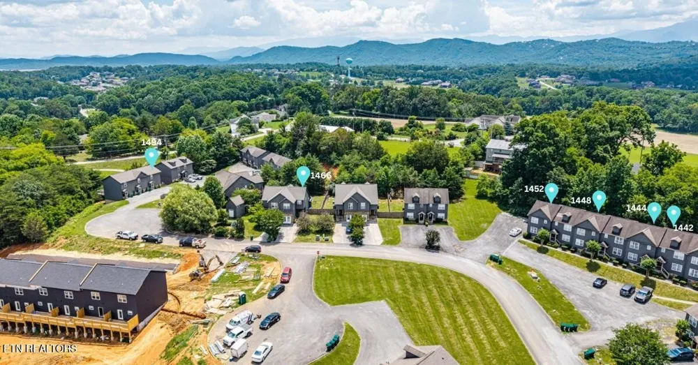 1432 William Holt Blvd Sevierville, TN 37862