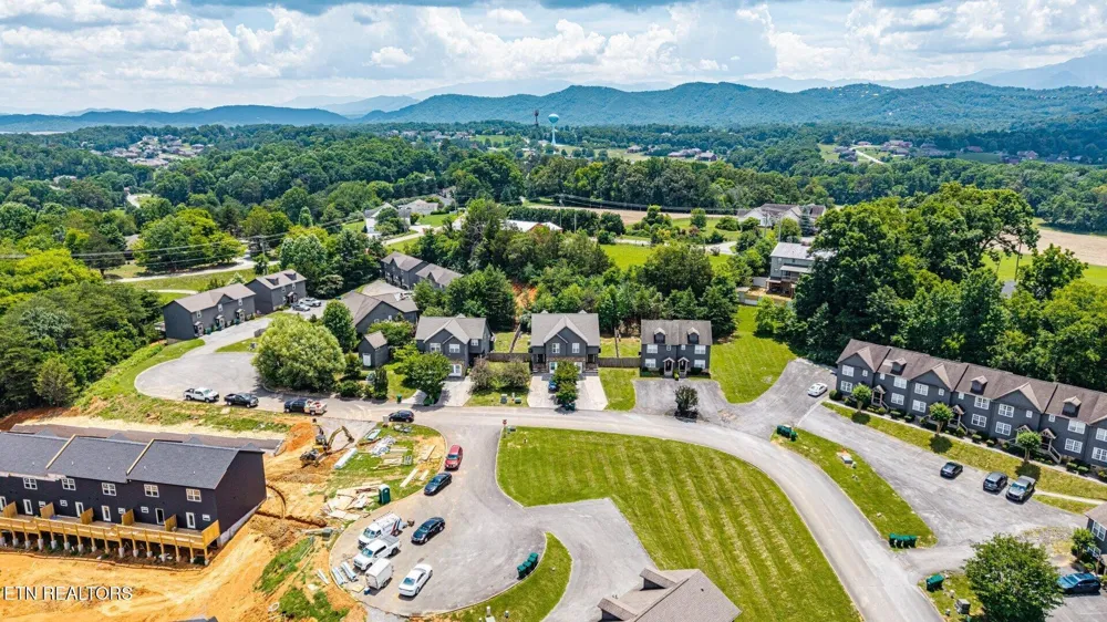 1432 William Holt Blvd Sevierville, TN 37862