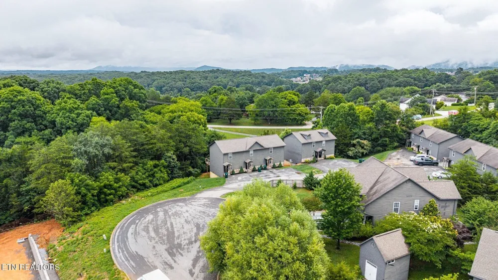 1432 William Holt Blvd Sevierville, TN 37862