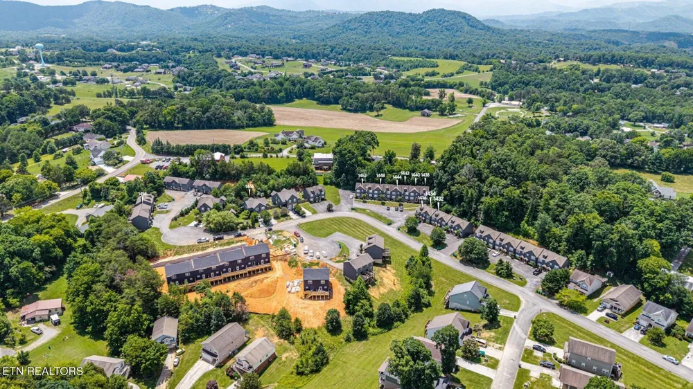 1432 William Holt Blvd Sevierville, TN 37862